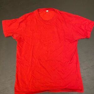 Uniqlo Red Short Sleeve Crew Neck Tee